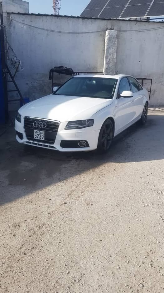 أودي A4 2011 - صورة 1