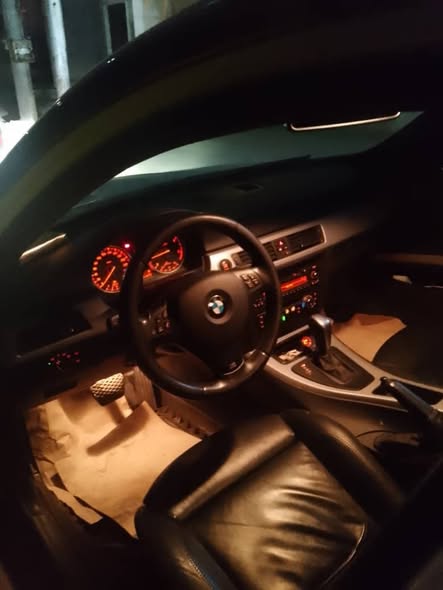 بي إم دبليو 320d 2010 - صورة 5