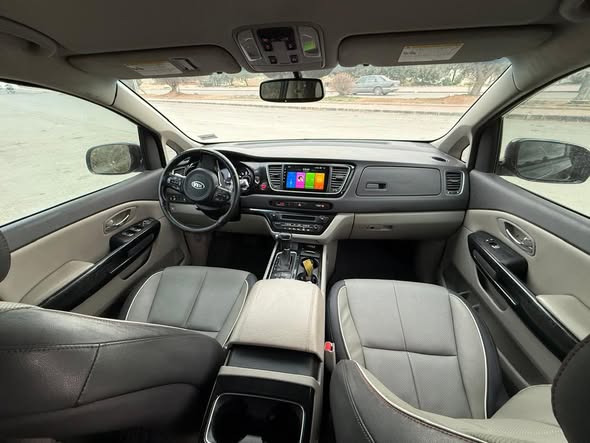 كيا سيدونا 2015