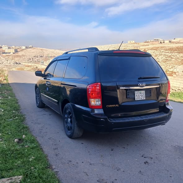 كيا كرنفال 2012 - صورة 3