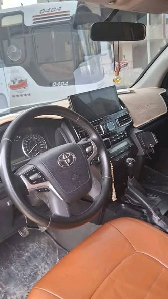 تويوتا لاندكروزر 2011 - صورة 1