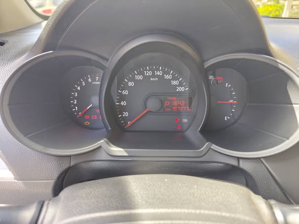 كيا بيكانتو 2012