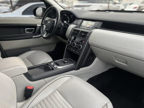 لاند روفر ديسكفري 2019 - صورة 3