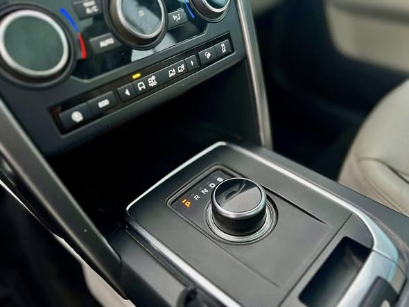 لاند روفر ديسكفري 2019 - صورة 3