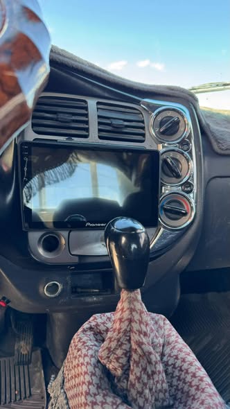 كيا ٢٧٠٠ 2011 - صورة 5