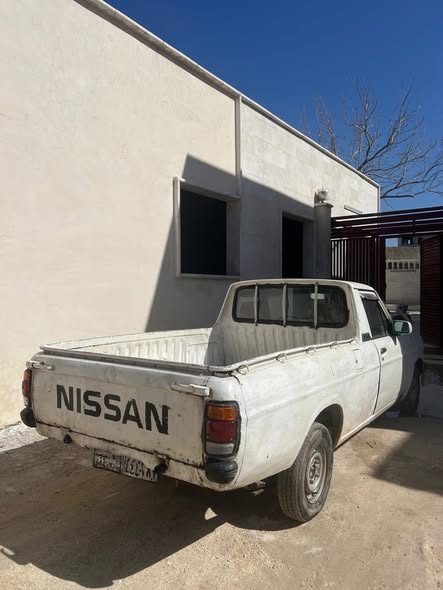 نيسان 1200 1994 - صورة 3