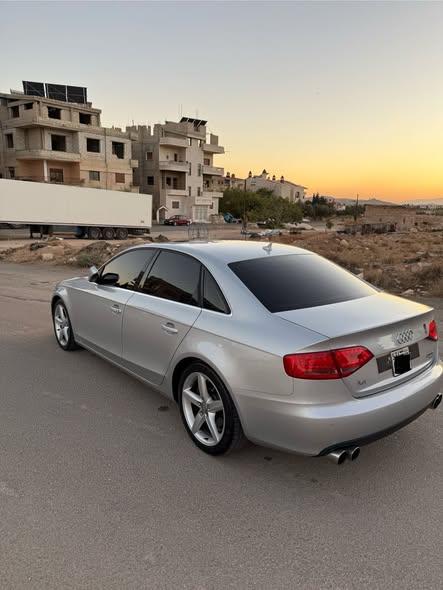 أودي A4 2011 - صورة 4