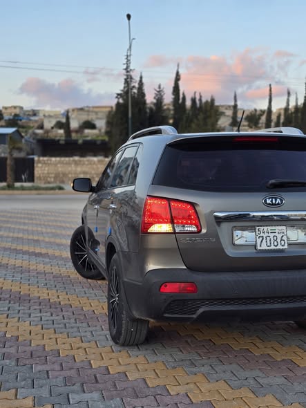 كيا سيرنتو 2010 - صورة 1