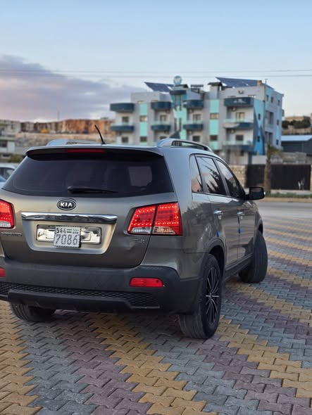 كيا سيرنتو 2010 - صورة 2