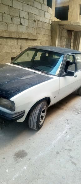 أوبل اسكونا 1976