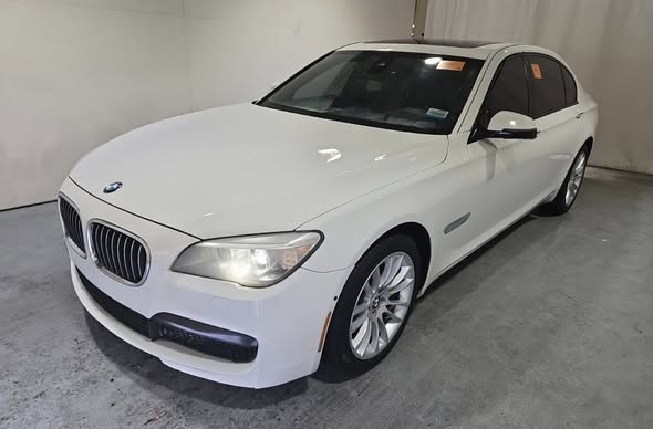 بي ام دبليو 740 2015