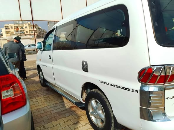 هيونداي ستاريكس 2005 - صورة 1