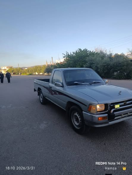تويوتا هايلوكس 1992 - صورة 1