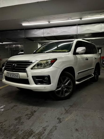 لكزس LX570 2014 - صورة 2