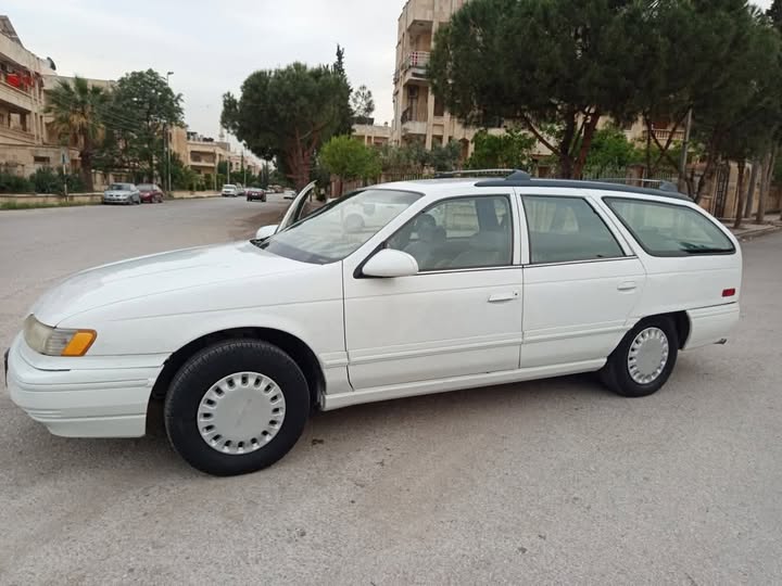 فورد توروس 1994 - صورة 1