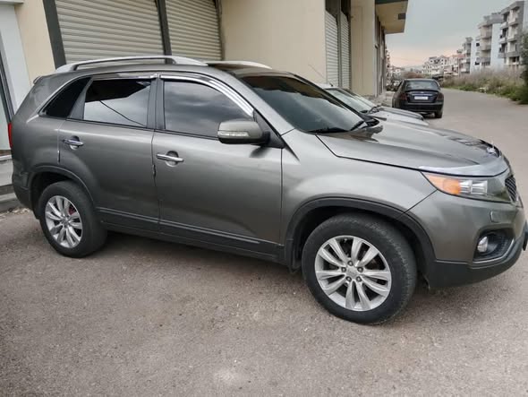 كيا سورينتو 2010 - صورة 2