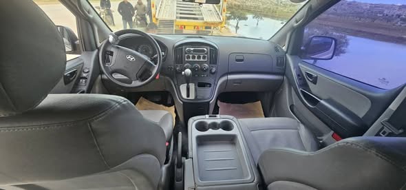 هيونداي ستاريكس 2010 - صورة 4