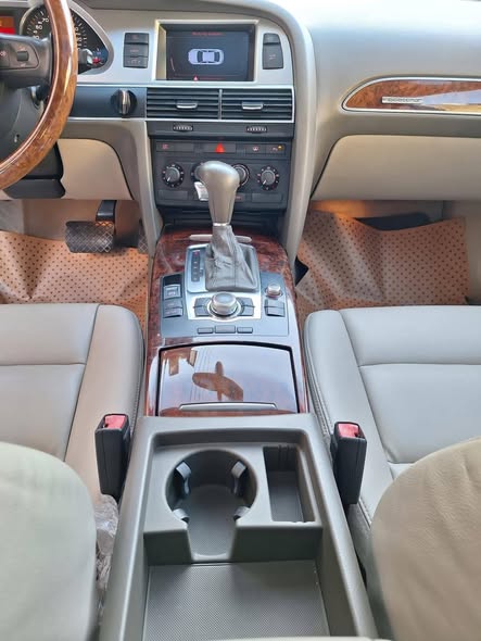 أودي A6 2010 - صورة 2