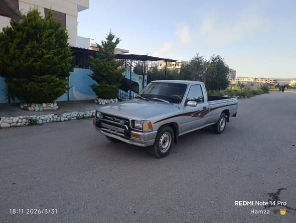 تويوتا هايلوكس 1992