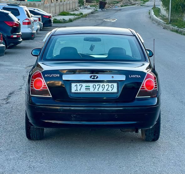 هيونداي افانتي 2005 - صورة 2