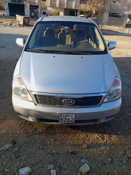 كيا كرنفال 2012 - صورة 2