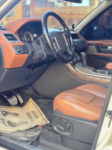 رنج روفر سبورت 2010 - صورة 4