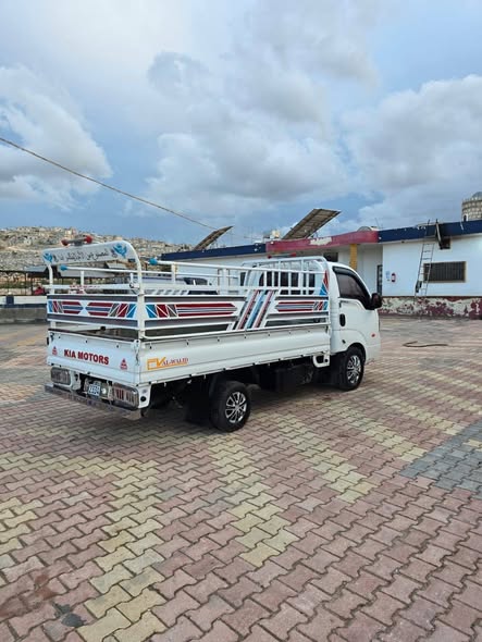 كيا 2700 2011 - صورة 2