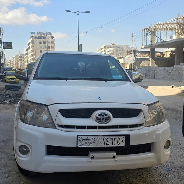 تويوتا هايلوكس 2010 - صورة 1