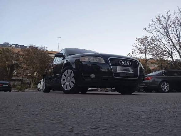أودي A4 2007 - صورة 4