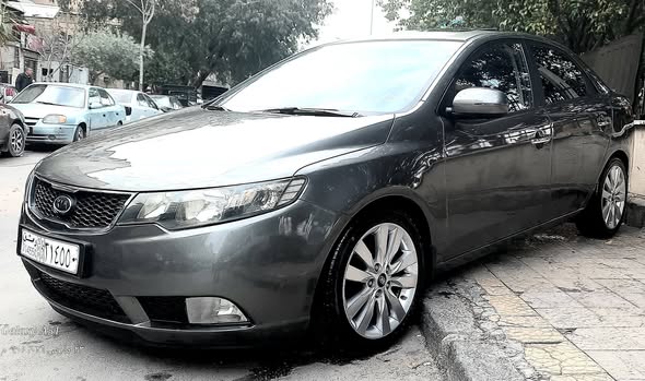 كيا سيراتو 2011 - صورة 3