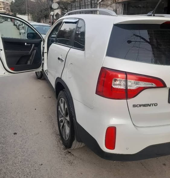 كيا سورينتو 2013