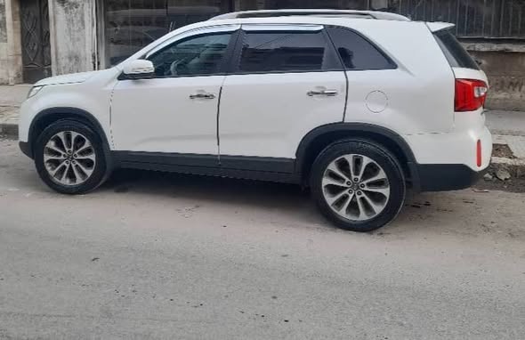 كيا سورينتو 2013 - صورة 1