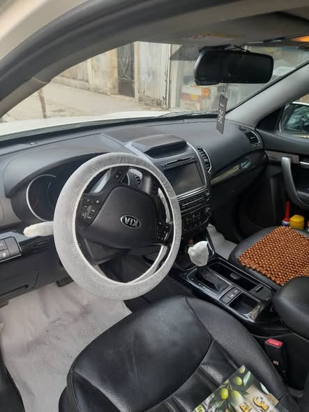 كيا سورينتو 2013 - صورة 2