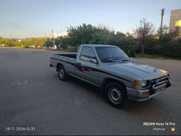 تويوتا هايلوكس 1992