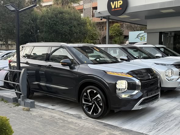 ميتسوبيشي أوتلاندر 2025 - صورة 1