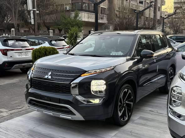 ميتسوبيشي أوتلاندر 2025 - صورة 2