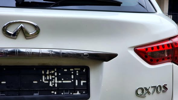 انفينيتي QX70 2015