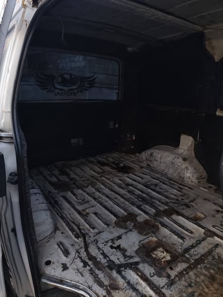 هيونداي ستاركس 2002