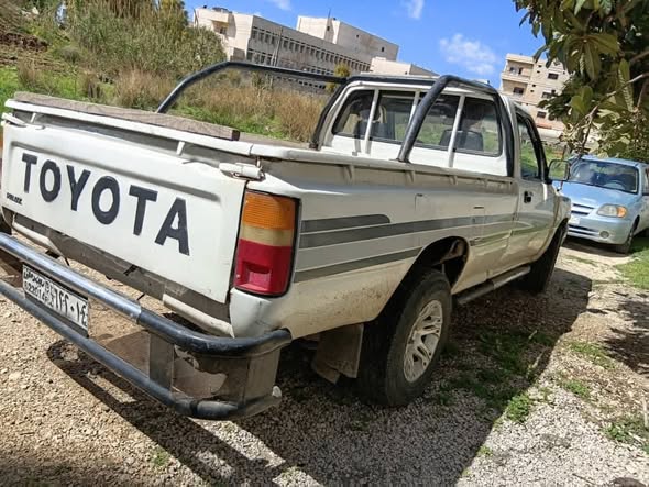 تويوتا هايلوكس 1992