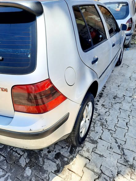 فولكس فاجن جولف 2002 - صورة 2