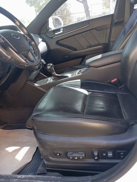 كيا كي 7 2012 - صورة 1