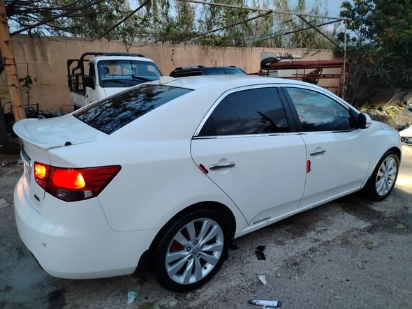 كيا فورتي 2011 - صورة 4