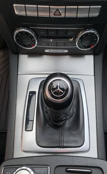 مرسيدس C200 2011 - صورة 3