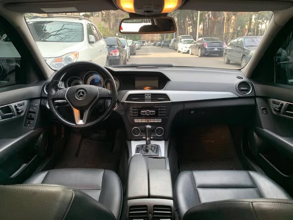 مرسيدس C200 2011 - صورة 4