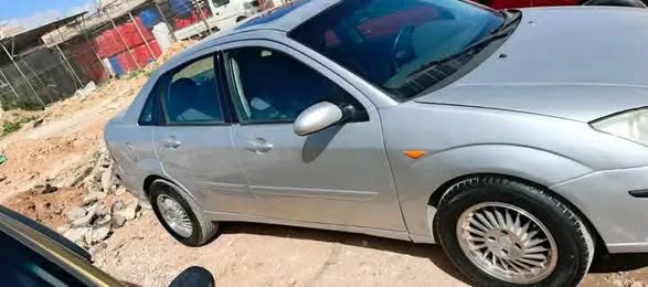 فورد فوكس 2004 - صورة 1