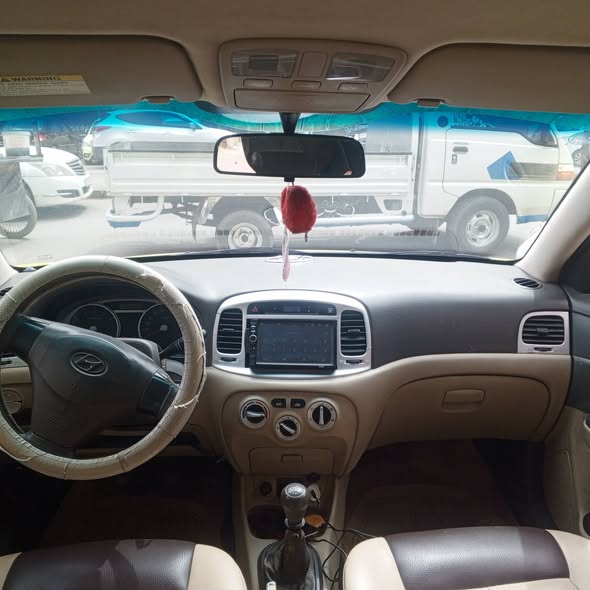 هيونداي فيرنا 2010 - صورة 2