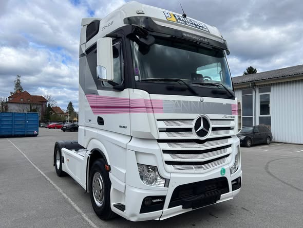 مرسيدس أكتروس 2018 - صورة 1