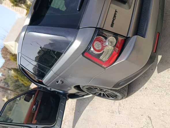 رنج روفر سبورت 2012 - صورة 3