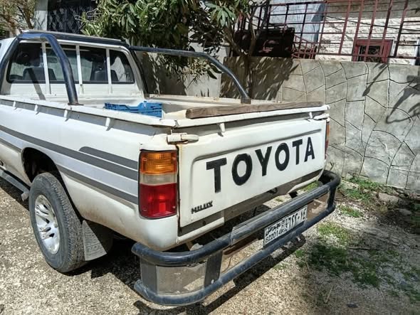 تويوتا هايلوكس 1992 - صورة 1