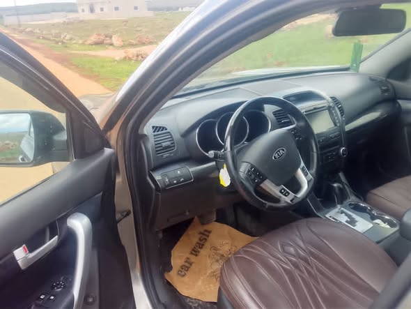 كيا سورنتو 2010 - صورة 2